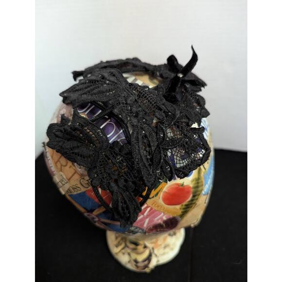 Vintage 50s Black Lace Whimsy Hat Velvet Bow Juliet Cap Noir Glam 40\'s 50\'s